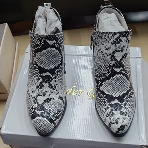 Elegant Snakeskin Pattern Ankle Booties